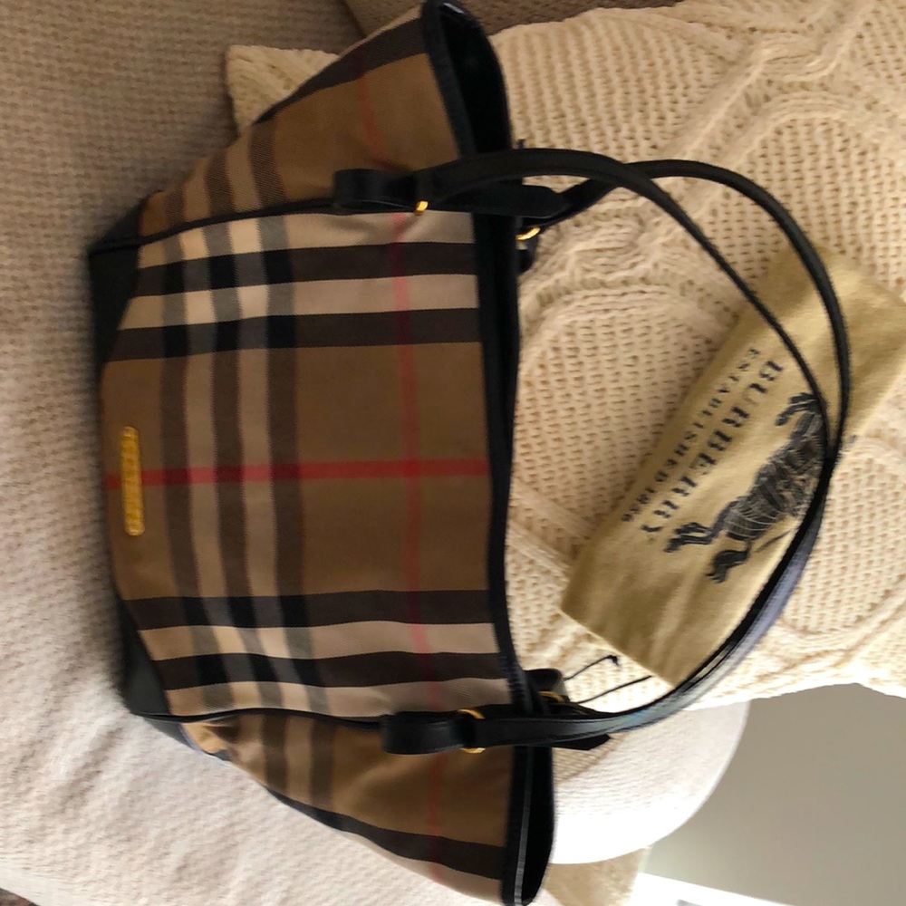 Burberry purse